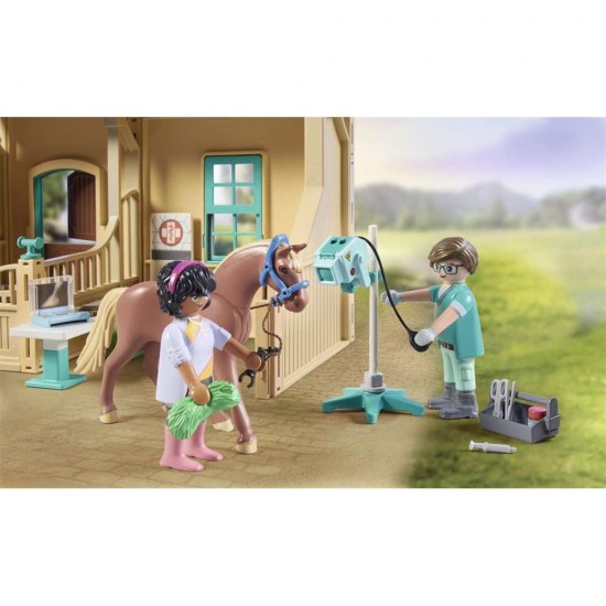 Playmobil Horses Of Waterfall Κτηνιατρική Κλινική Αλόγων 71352