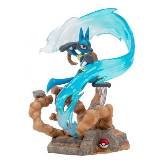 Jazwares Pokemon Deluxe Collector Figure 33cm Lucario with LED Lighting